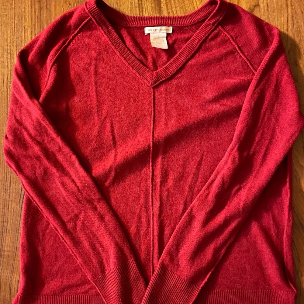 Sweater small/medium burgundy